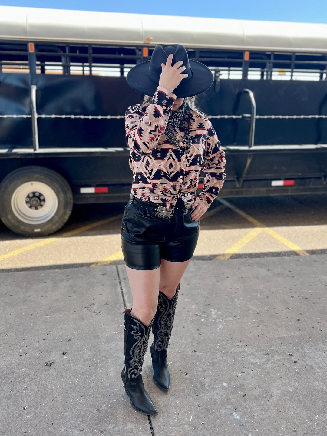 Prancing Down Boulevard De Clitchy | gussieduponline