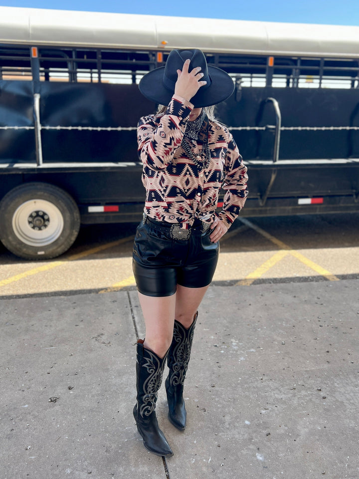 Prancing Down Boulevard De Clitchy | gussieduponline