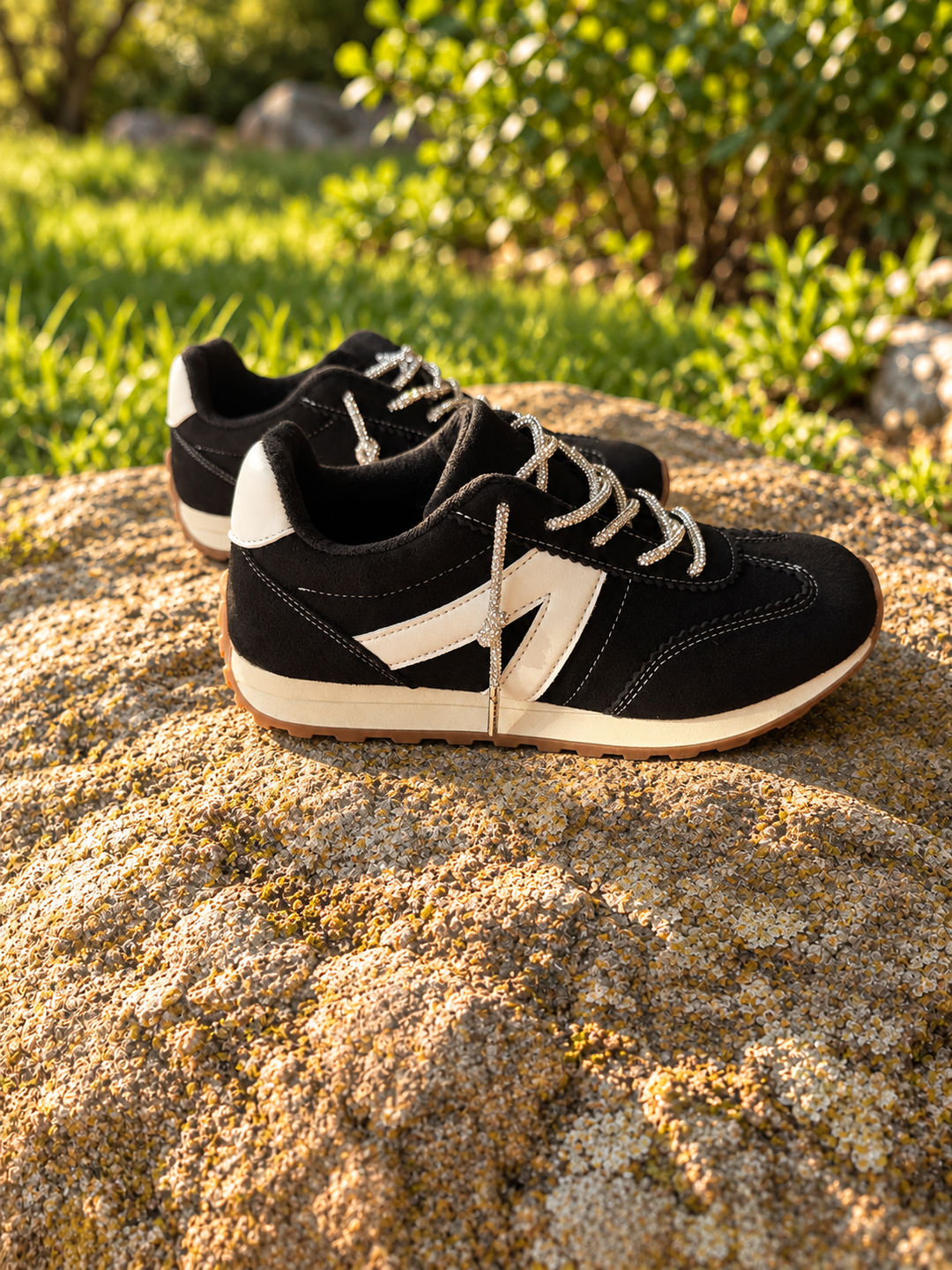 Justine Black Sneakers