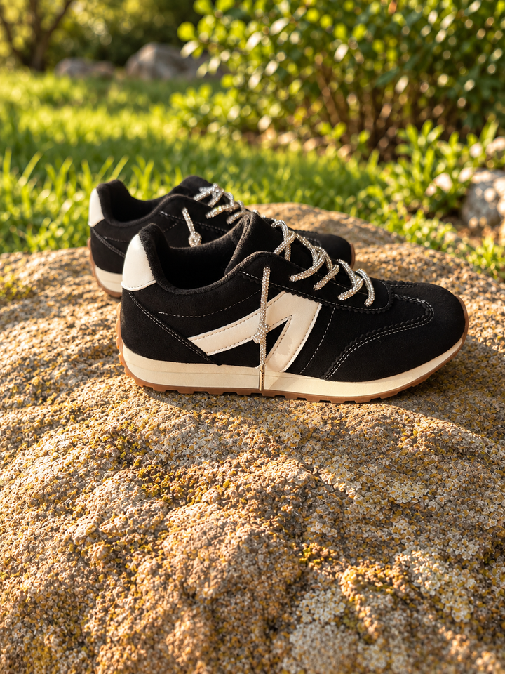 Justine Black Sneakers
