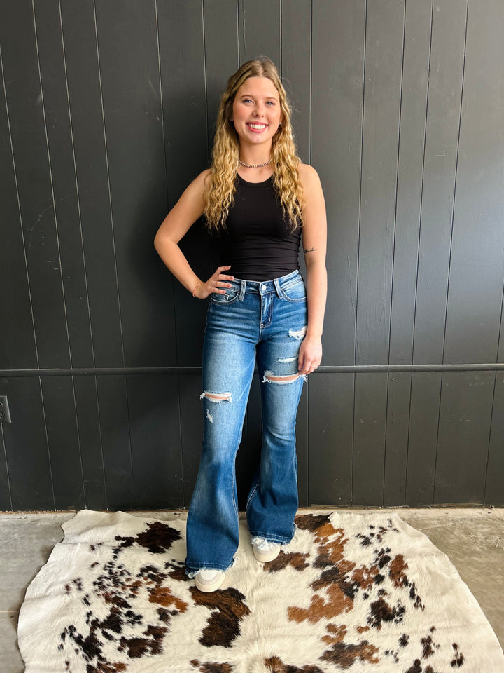 High Rise Frayed Hem Distressed Jeans*