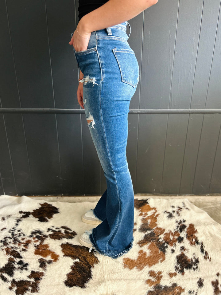 High Rise Frayed Hem Distressed Jeans*