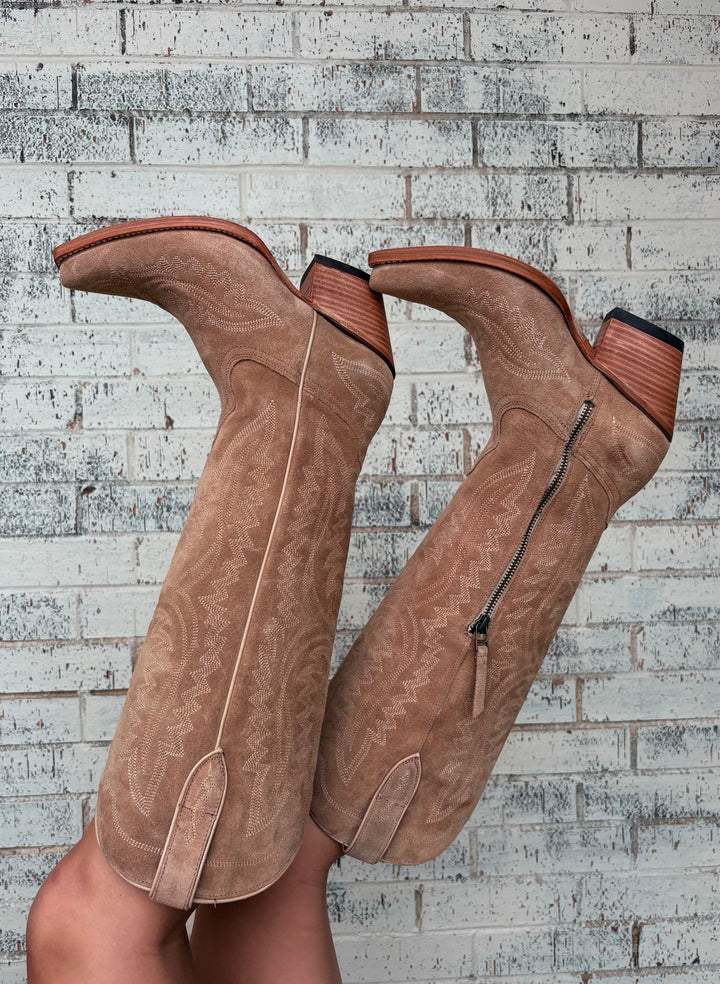 Women's Ariat Taupe Casanova XToe Boots