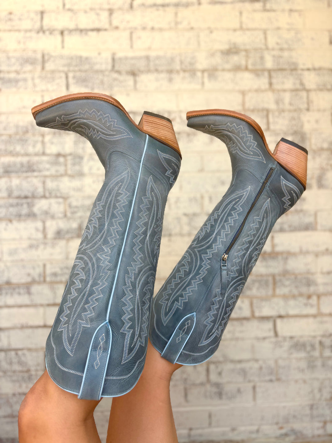 Women's Ariat Vintage Denim Casanova XToe Boots