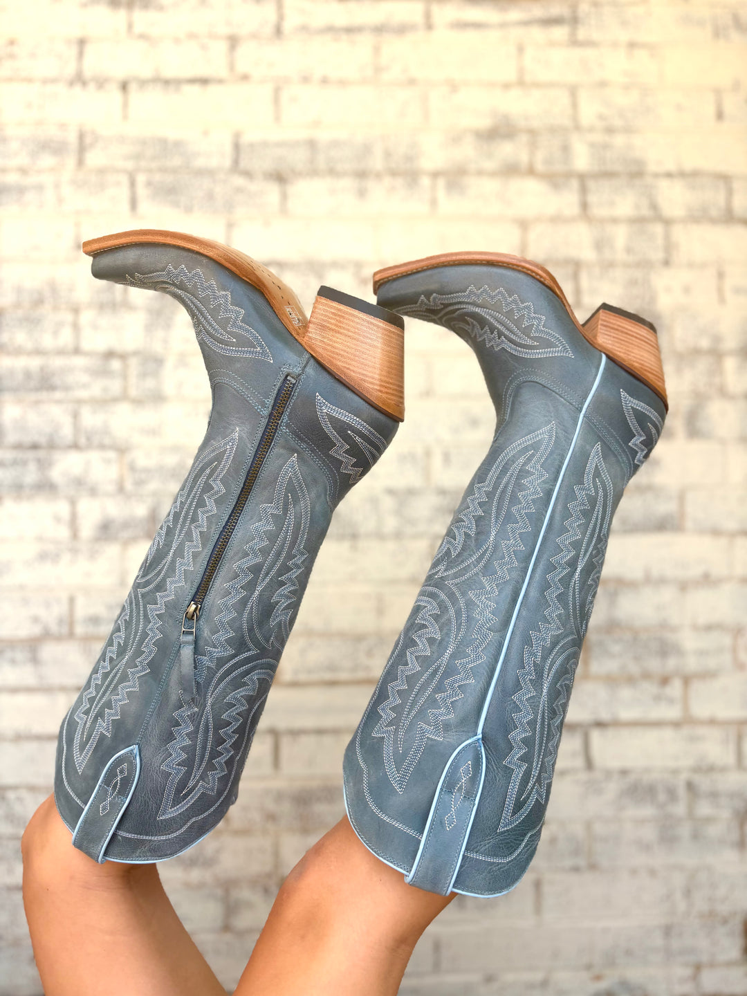 Women's Ariat Vintage Denim Casanova XToe Boots