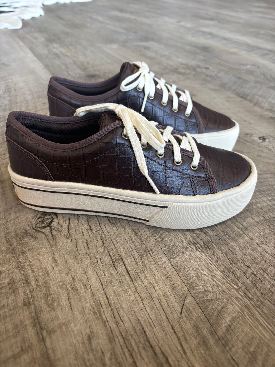 Women's Ariat Skylar Luxe Espresso Croc Print Shoes