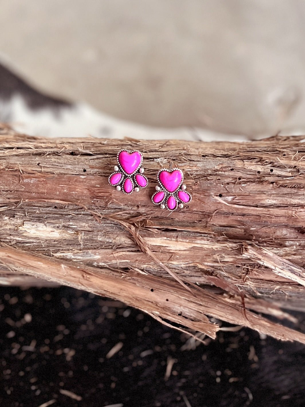 Western Style Stone Heart Post Earrings - 3 Colors Available | gussieduponline