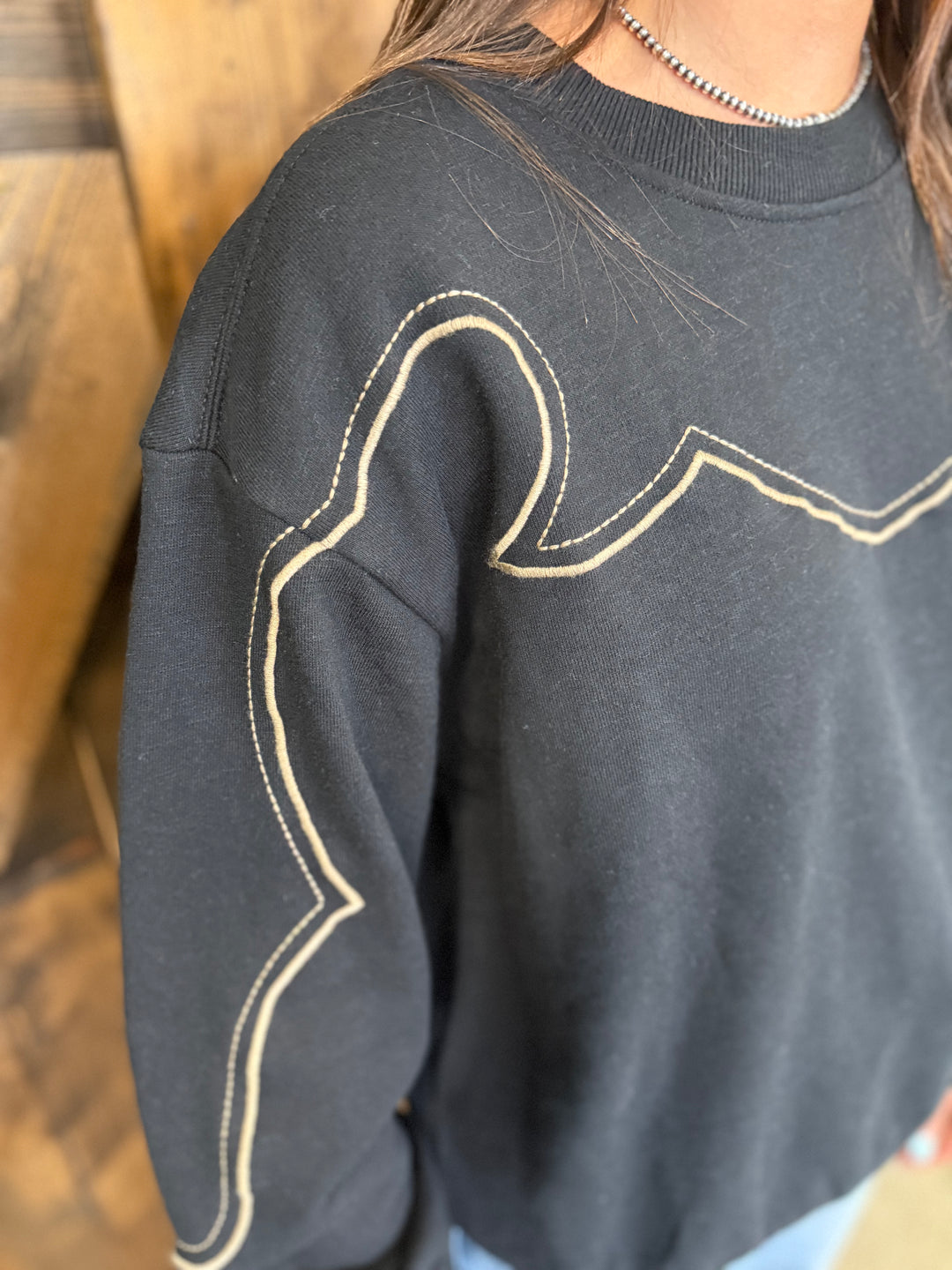 Ariat Women's Hickory Black Front Yoke Sweatshirt*