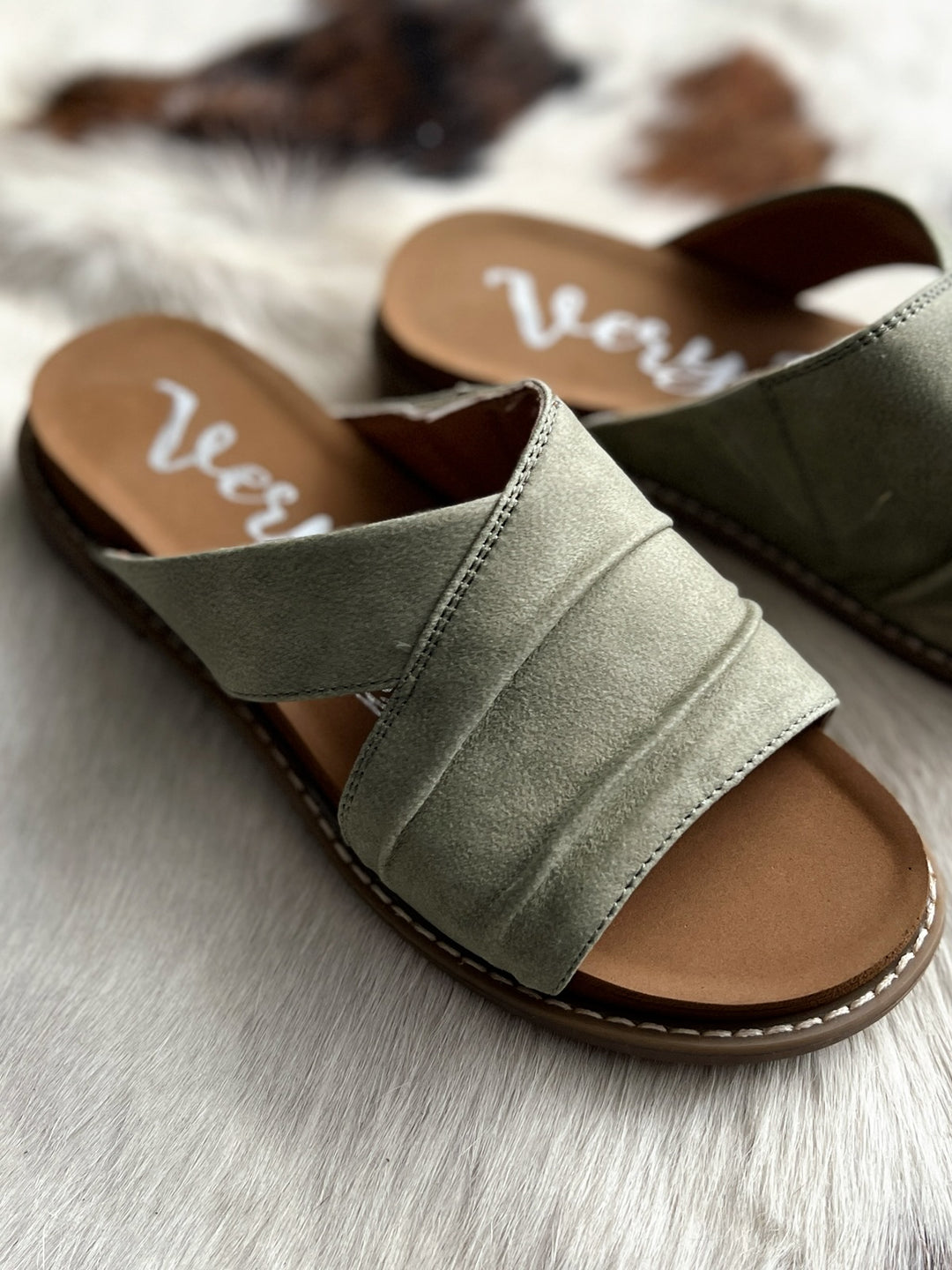 Very G Jolene Sage Sandals