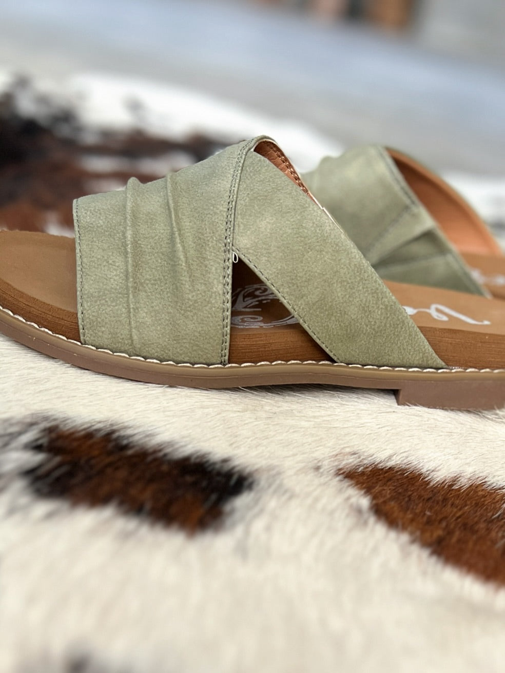 Very G Jolene Sage Sandals