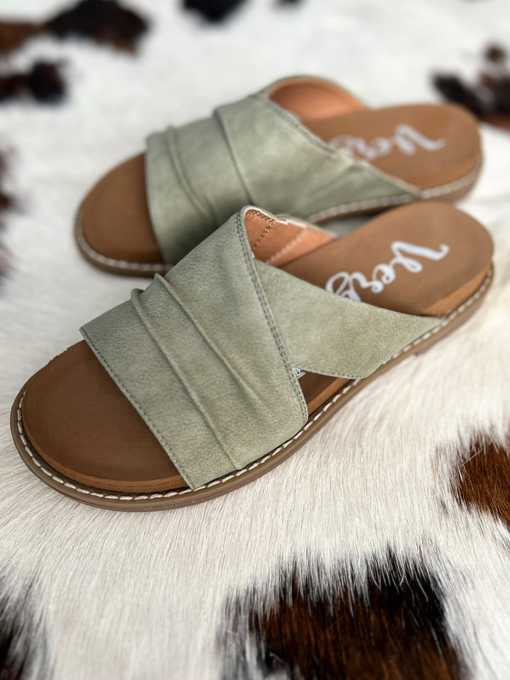 Very G Jolene Sage Sandals