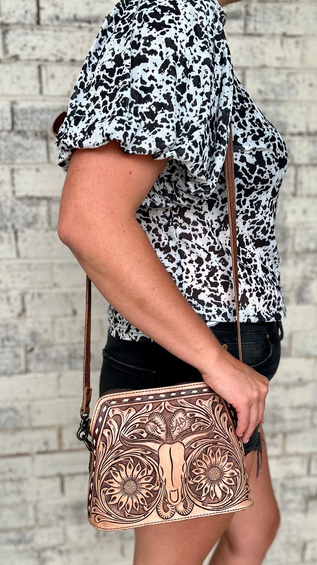 Longhorn Country Tooled Leather Bag | gussieduponline