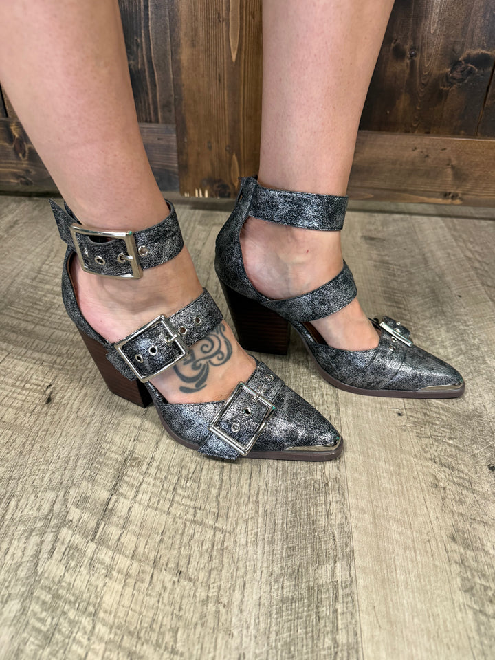 MiiM Pointed Toe Hollow Out Two Tone Black Hendrix Sandals