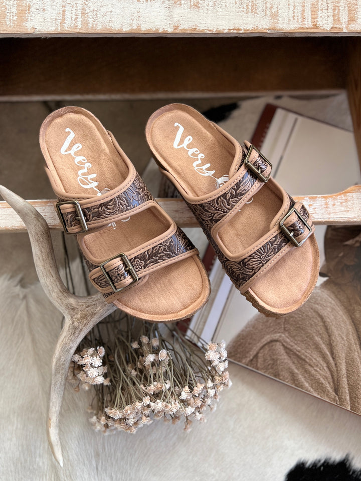 Berry Comfort Brown Sandals