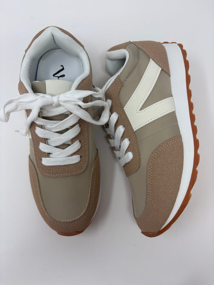 Very G Joel Taupe Sneakers