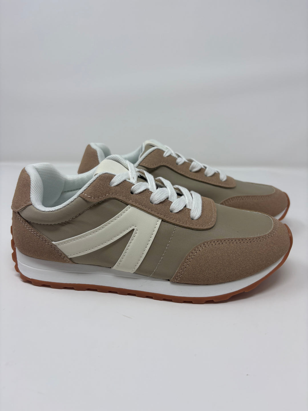 Very G Joel Taupe Sneakers