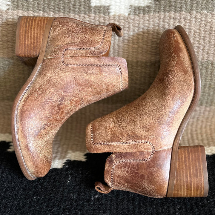 Win Doe Tan Booties* | gussieduponline